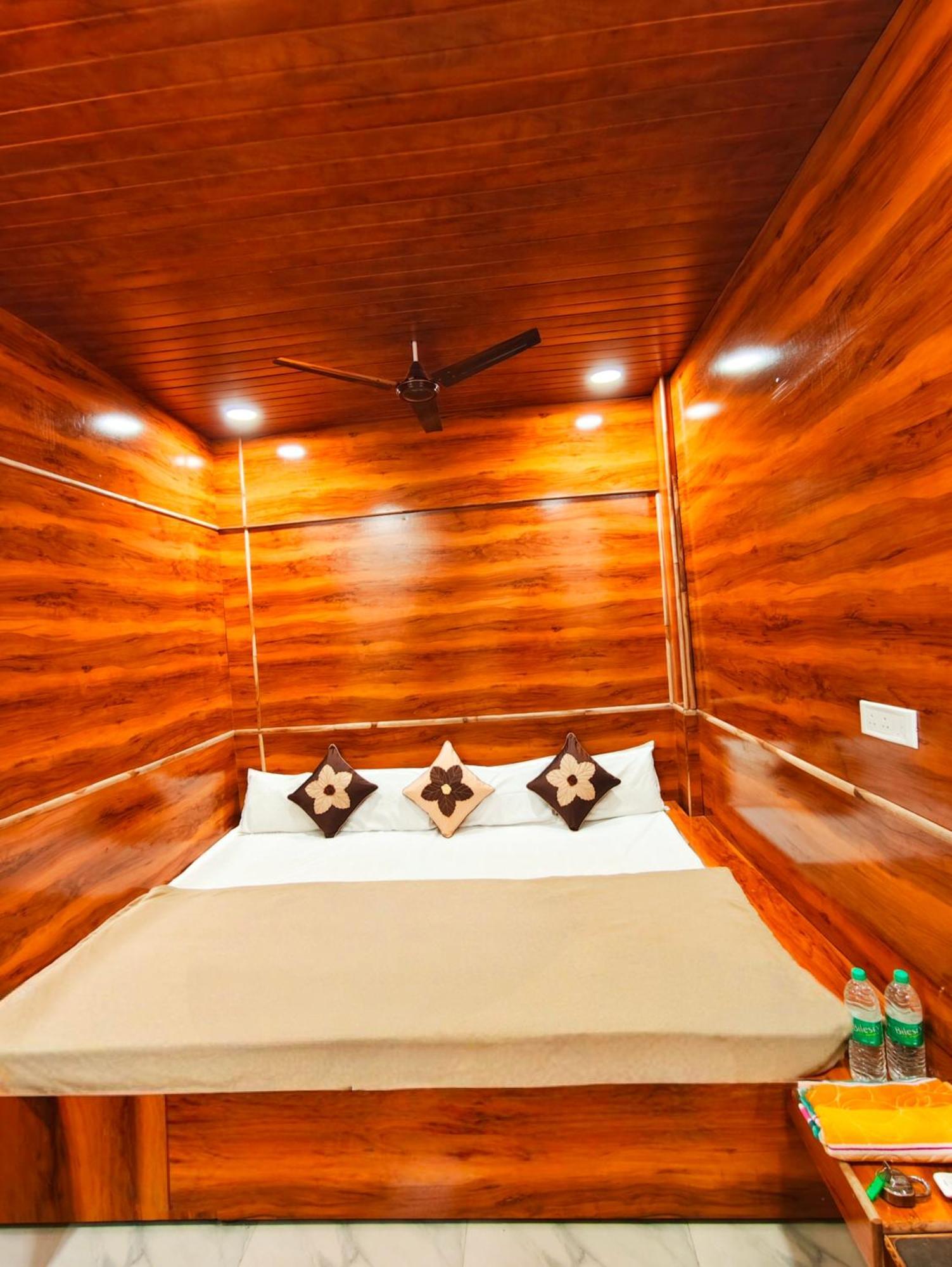 Hotel Om Palace Near Mahakal Mandir Ujjain Ngoại thất bức ảnh