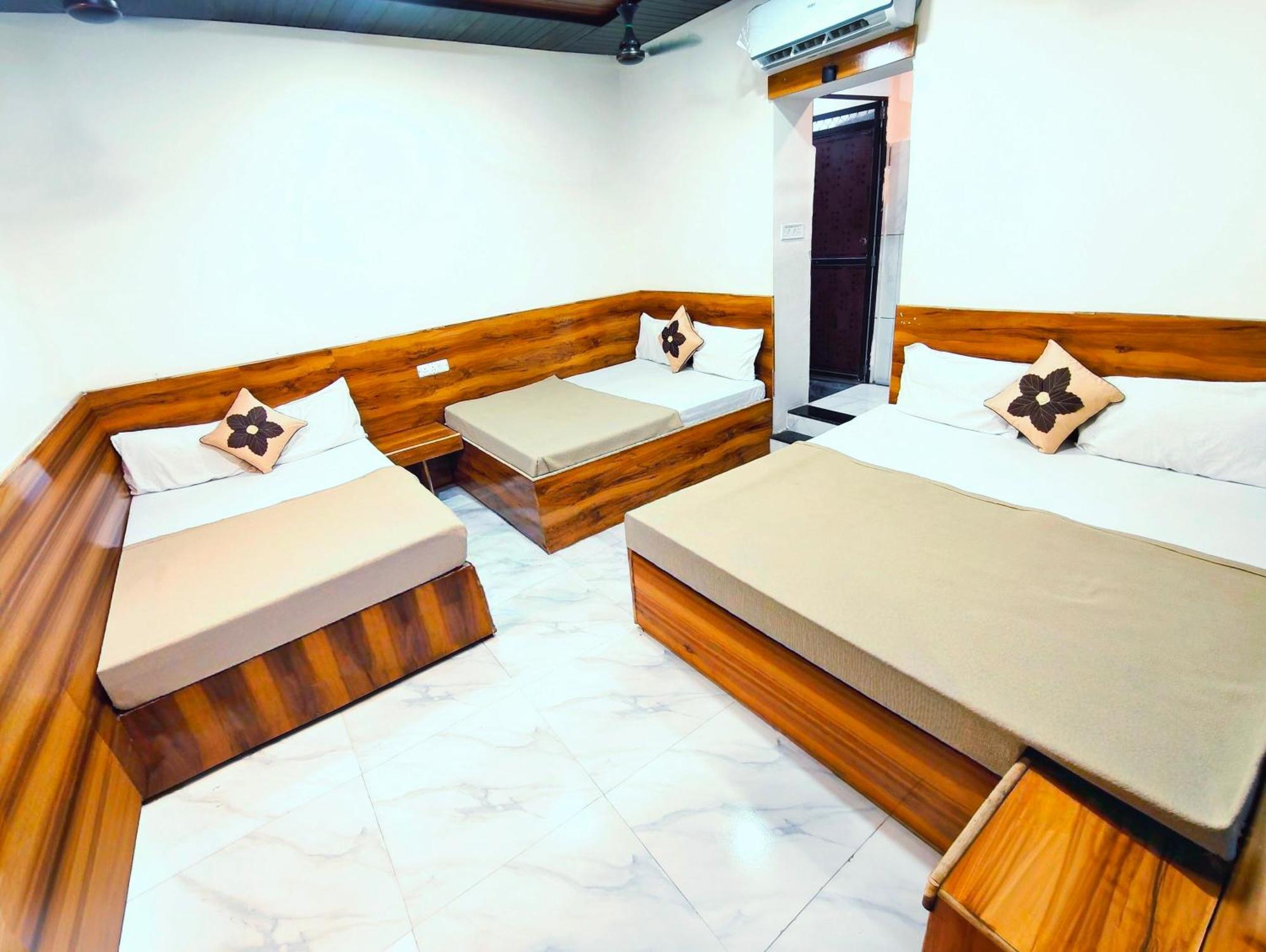 Hotel Om Palace Near Mahakal Mandir Ujjain Ngoại thất bức ảnh